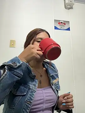 Snapshot of AnthonelaDuque chatting on 02/26/26, 11:42 AnthonelaDuque online show from 02/26/26, 11:42