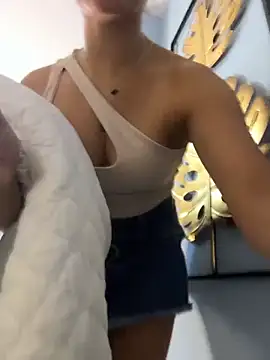 Snapshot of AnthonelaDuque chatting on 03/02/26, 11:39 AnthonelaDuque online show from 03/02/26, 11:39