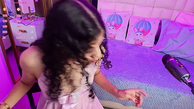 Snapshot of anahi_maite chatting on 02/04/25, 08:06 anahi maite online show from 02/04/25, 08:06