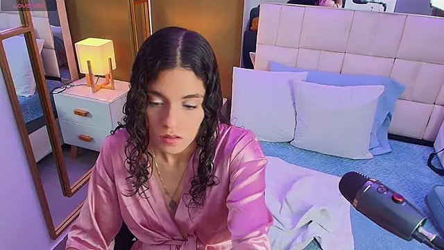 Snapshot of anahi_maite chatting on 02/06/25, 07:51 anahi maite online show from 02/06/25, 07:51