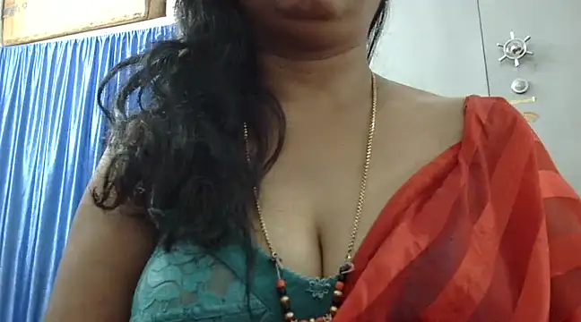 Snapshot of Vijji-telugu chatting on 03/08/25, 04:56 Vijji-telugu online show from 03/08/25, 04:56