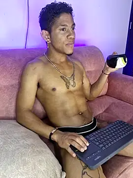 Snapshot of Palo_santo chatting on 05/20/26, 07:47 Palo santo online show from 05/20/26, 07:47