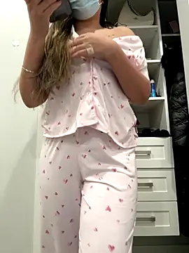 jAsMinE678 online show from 12/18/25, 06:41