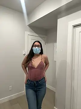 jAsMinE678 online show from 04/21/26, 03:13