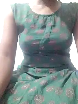 Snapshot of rituporna2004 chatting on 01/04/25, 10:05 rituporna2004 online show from 01/04/25, 10:05