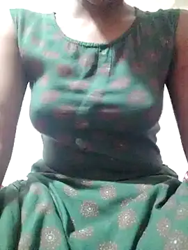 Snapshot of rituporna2004 chatting on 01/21/25, 01:43 rituporna2004 online show from 01/21/25, 01:43