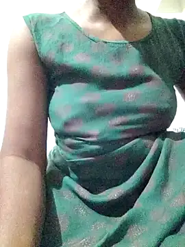 rituporna2004 online show from 12/22/25, 02:52