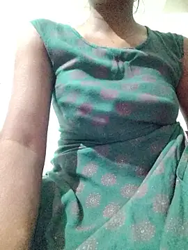 rituporna2004 online show from 01/14/26, 03:56