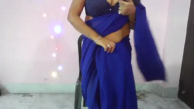 my-laila online show from 11/23/25, 07:30