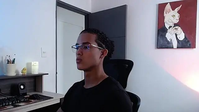 Snapshot of alejo_x3 chatting on 02/12/25, 04:22 alejo x3 online show from 02/12/25, 04:22