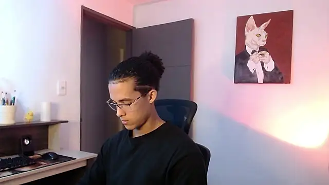 Snapshot of alejo_x3 chatting on 02/14/25, 02:18 alejo x3 online show from 02/14/25, 02:18