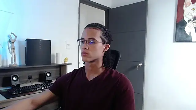 Snapshot of alejo_x3 chatting on 02/17/25, 07:53 alejo x3 online show from 02/17/25, 07:53