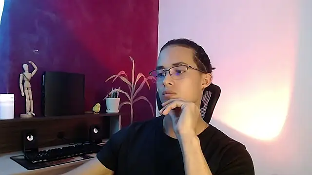 Snapshot of alejo_x3 chatting on 03/14/25, 02:10 alejo x3 online show from 03/14/25, 02:10