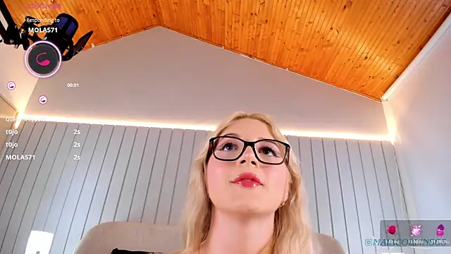Maia Collins online show from 04/27/26, 07:56