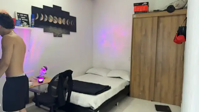 Kisan Smith online show from 11/12/25, 02:01