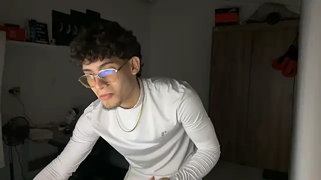 Kisan Smith online show from 11/21/25, 01:37