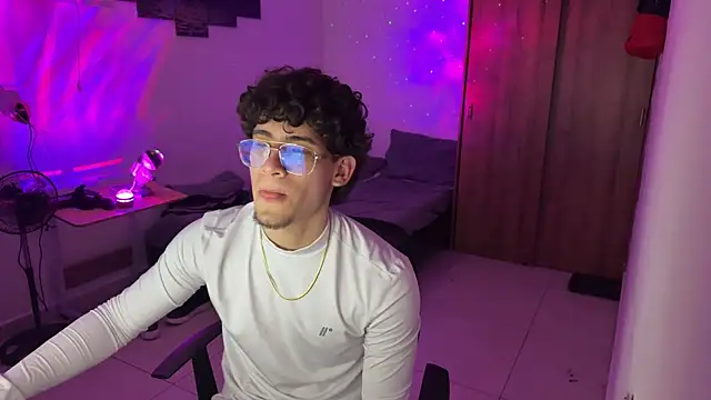 Kisan Smith online show from 12/19/25, 04:08