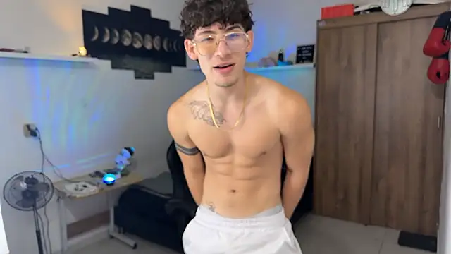 Kisan Smith online show from 02/17/26, 02:30