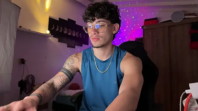 Kisan Smith online show from 04/21/26, 04:30