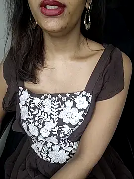 Snapshot of Leeeezzzz_roy chatting on 02/15/25, 08:01 Leeeezzzz roy online show from 02/15/25, 08:01