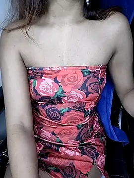 Snapshot of Leeeezzzz_roy chatting on 10/12/25, 12:20 Leeeezzzz roy online show from 10/12/25, 12:20