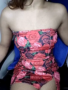 Snapshot of Leeeezzzz_roy chatting on 10/12/25, 06:51 Leeeezzzz roy online show from 10/12/25, 06:51