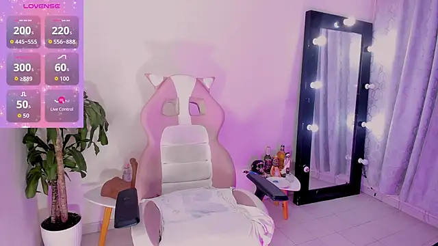 EmmaRusellx online show from 04/23/26, 01:07