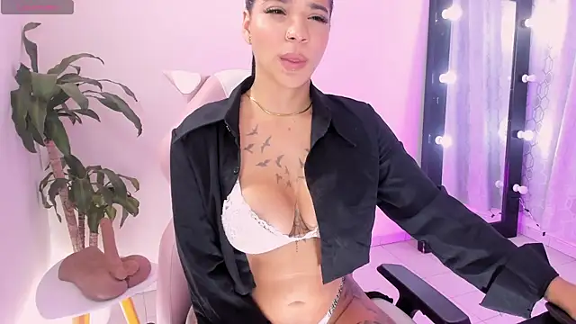EmmaRusellx online show from 05/19/26, 12:38