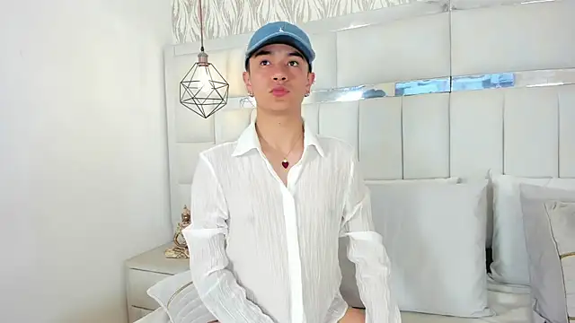 Snapshot of 1m_Joel chatting on 11/14/25, 05:06 1m Joel online show from 11/14/25, 05:06