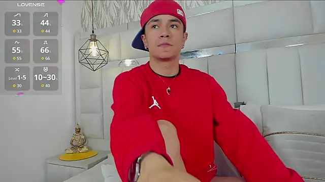 Snapshot of 1m_Joel chatting on 11/15/25, 04:21 1m Joel online show from 11/15/25, 04:21