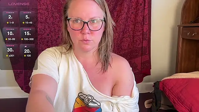 GlitterKitty108 online show from 11/28/25, 02:31