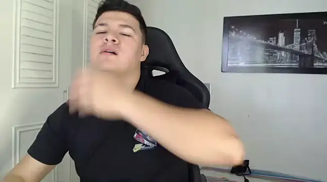 Plug Control online show from 12/04/24, 03:43