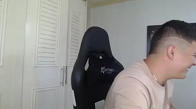 Plug Control online show from 01/21/25, 06:55