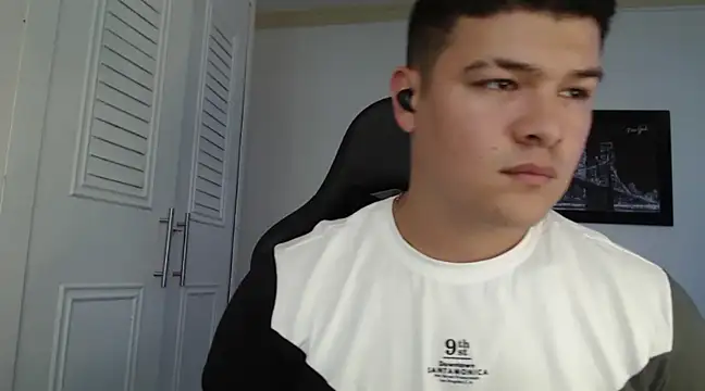 Plug Control online show from 01/28/25, 07:21