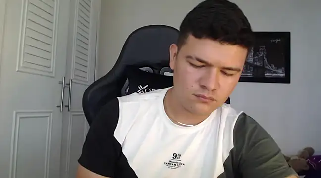 Plug Control online show from 01/29/25, 04:08