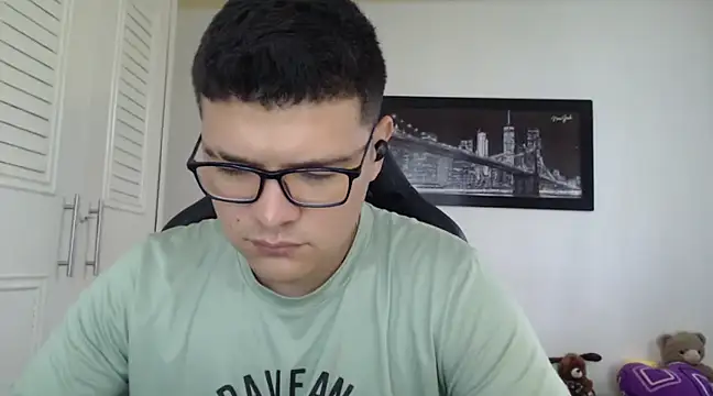 Plug Control online show from 02/05/25, 01:33