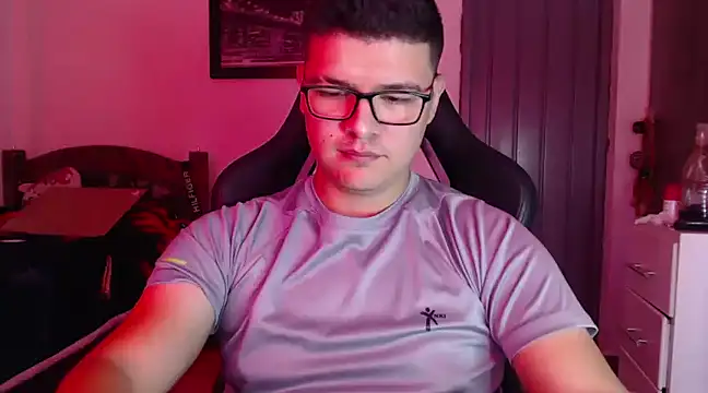 Plug Control online show from 02/19/25, 05:49