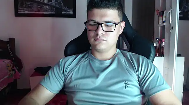 Plug Control online show from 02/19/25, 09:14