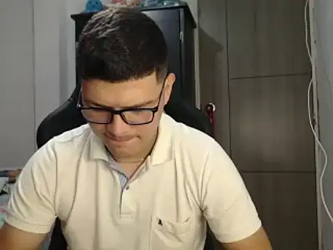 Plug Control online show from 03/04/25, 02:21