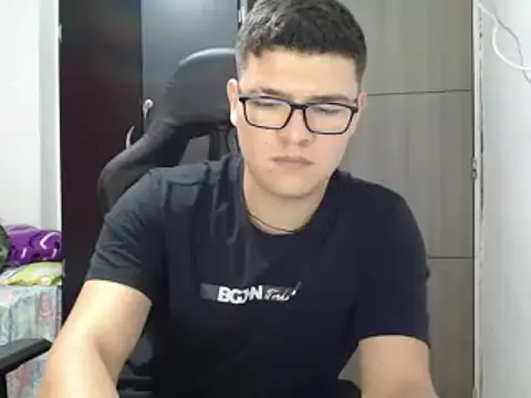 Plug Control online show from 03/06/25, 06:05