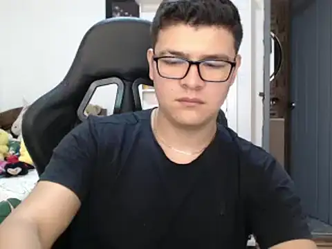 Plug Control online show from 03/18/25, 04:37