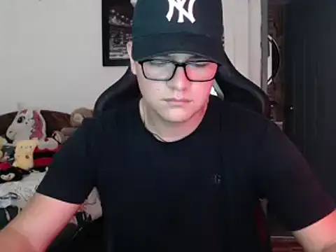 Plug Control online show from 03/18/25, 07:42