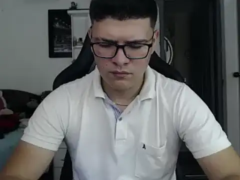 Plug Control online show from 03/22/25, 05:41