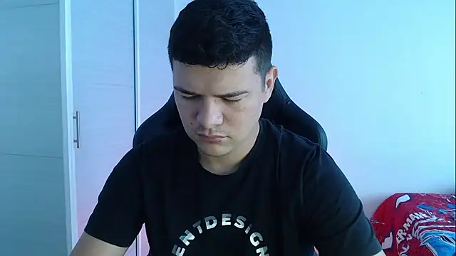 Plug Control online show from 09/09/25, 01:43