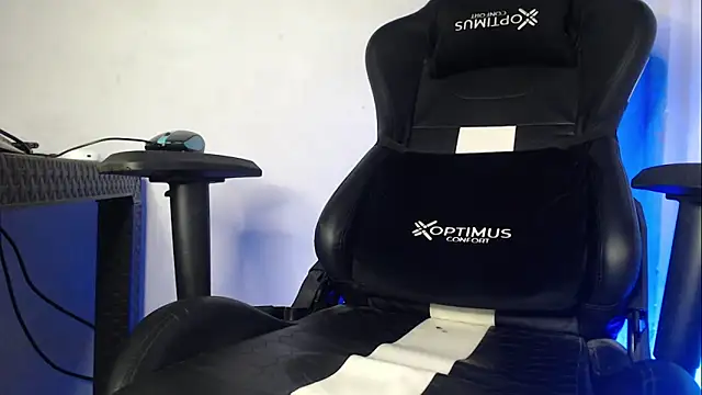 Plug Control online show from 09/13/25, 05:29