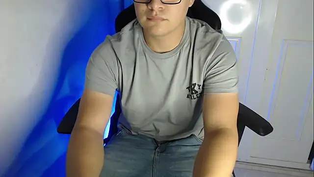 Plug Control online show from 09/19/25, 05:20