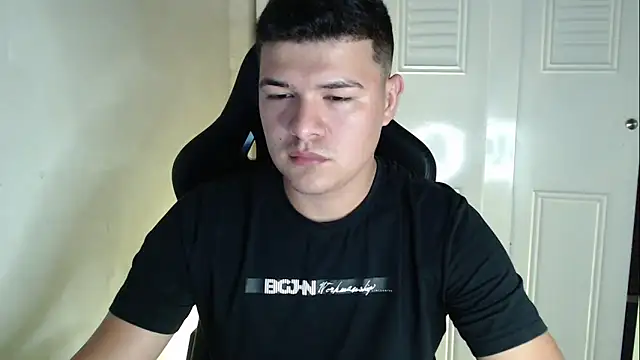 Plug Control online show from 09/24/25, 04:16