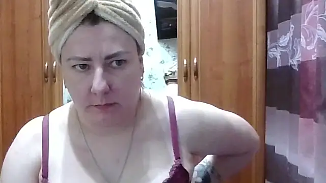 Snapshot of SophieNightAh chatting on 02/05/26, 03:38 SophieNightAh online show from 02/05/26, 03:38