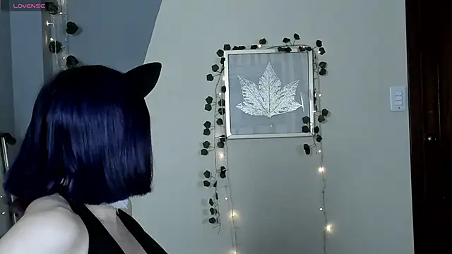 BlueBerry     online show from 11/12/25, 06:41