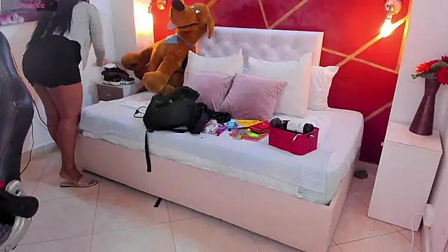 lia mariana online show from 03/10/25, 11:06